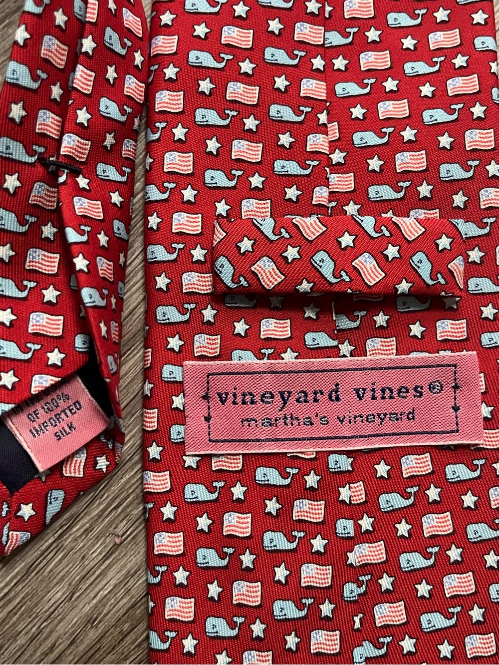 Vineyard Vines Whales Stars Flags 4th July Patriotic Red White Blue Silk Tie
